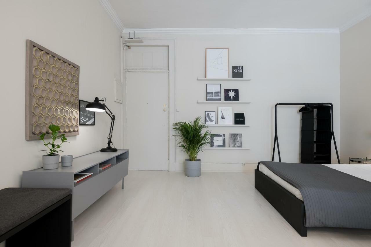 Baixa24 •P1L• Amplo Estudio Na Baixa Com Varanda OOporto Exteriör bild